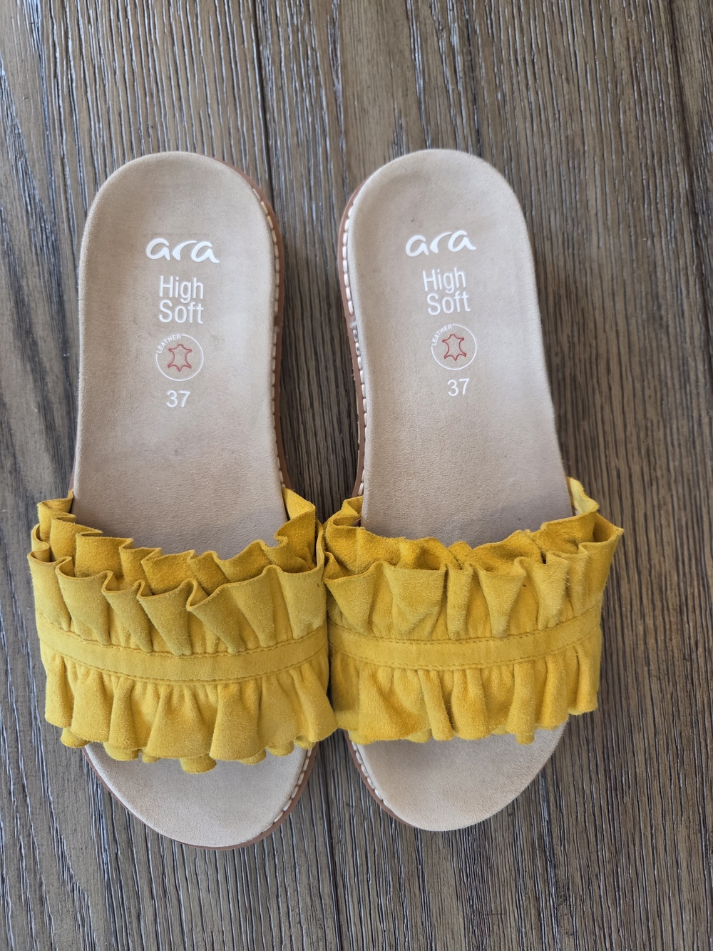 Ara Keyes Ruffled Suede Slide Sandals Yellow Comfort Size 37 EU | US 6.5 - Picture 2 of 6